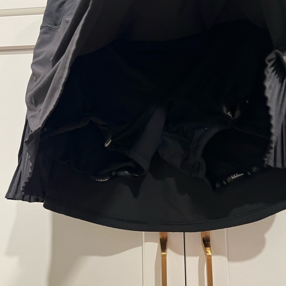 Lululemon size 6 pleated skirt black - Picture 6 of 11